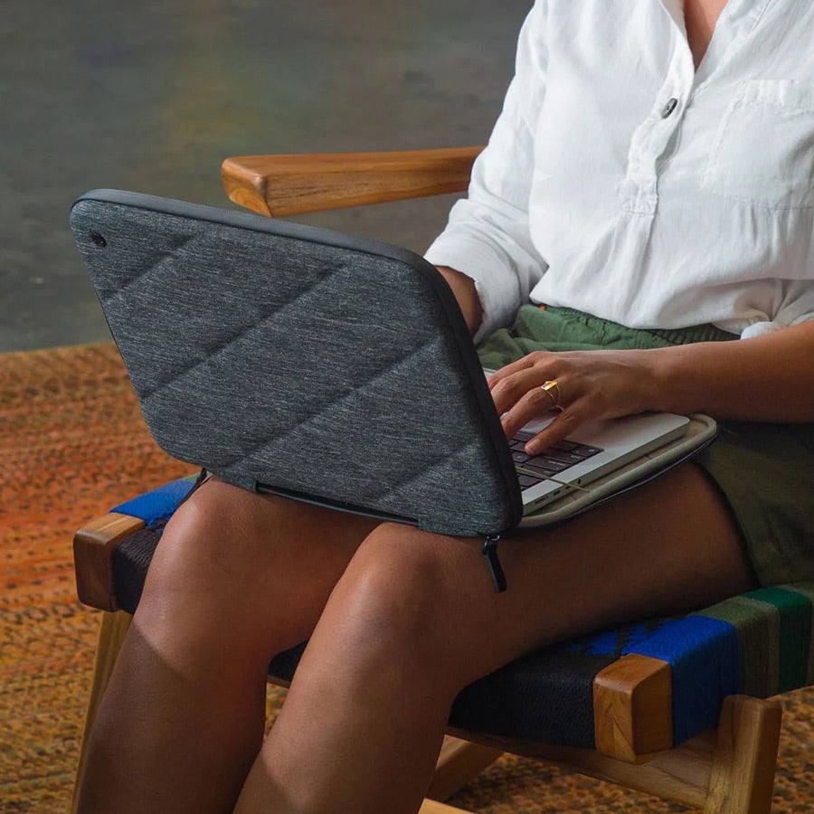 SuitCase for Macbook Pro 16 inch - Dark Grey - Image 5